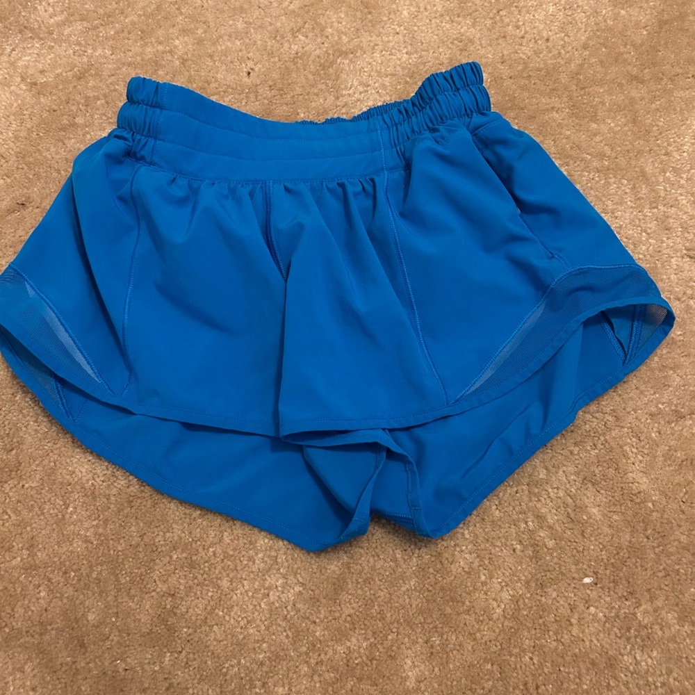 Women’s poolside lululemon shorts size 2 2.5 inch